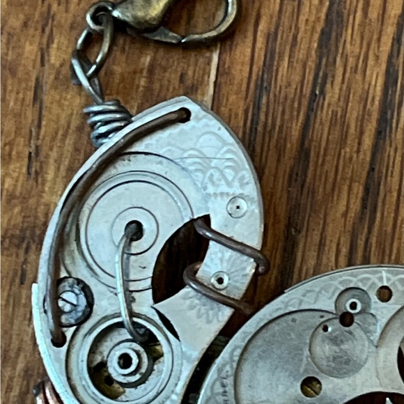 NWOT Pendant bee bug insect Handmade by Etsy Artist Steampunk watch parts - Picture 3 of 14